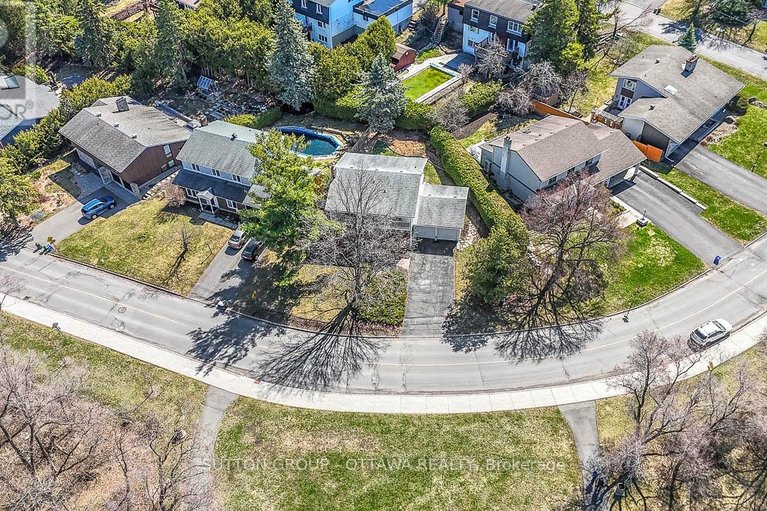 29636036/38-beaver-ridge/city-viewskylinefisher-heightsparkwood-hills/ottawa/ontario/K2E6C7_7