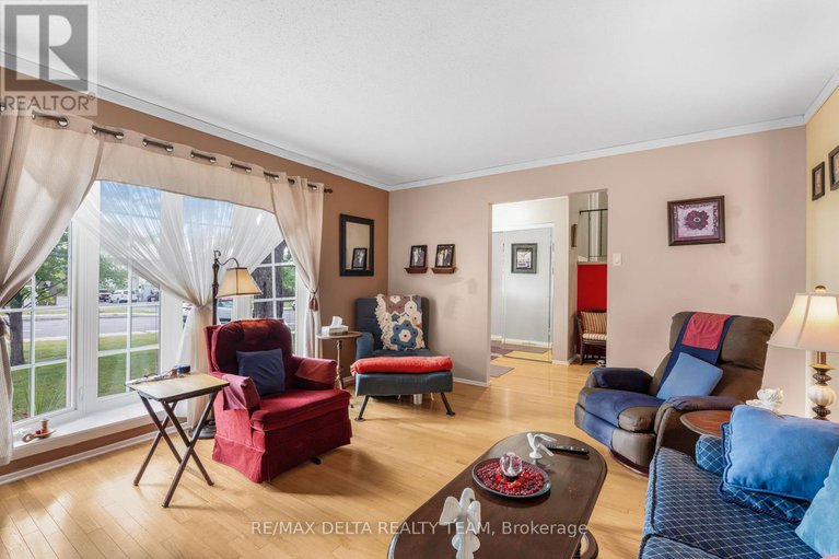 28814216/1345-belcourt-boulevard/orleanssunridge/ottawa/ontario/K1C1L8_4