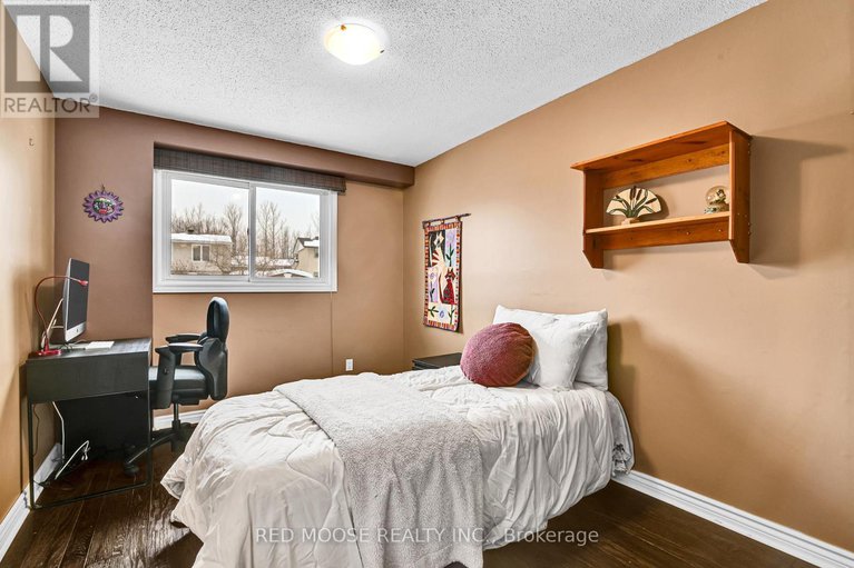 29375866/110-woodfield-drive/tanglewood/ottawa/ontario/K2G0A3_16