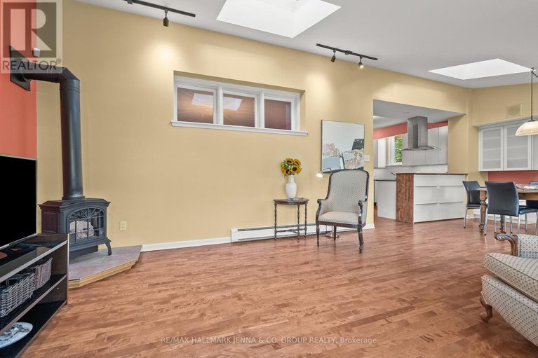 28899780/213-glebe-avenue/glebe/ottawa/ontario/K1S2C8_18