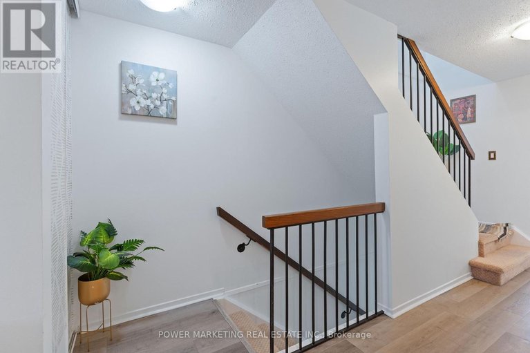 29658989/b-6702-jeanne-darc-boulevard-n/convent-glen-north/ottawa/ontario/K1C6E9_15