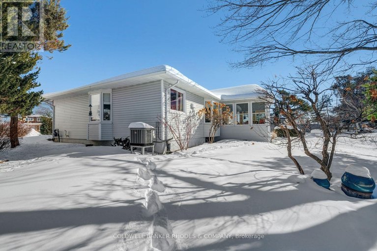 29319583/1550-northdale-street/pineview/ottawa/ontario/K1B4G8_32