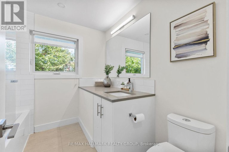 28877197/2180-lenester-avenue/mckellar-heightsglabar-park/ottawa/ontario/K2A1L4_14