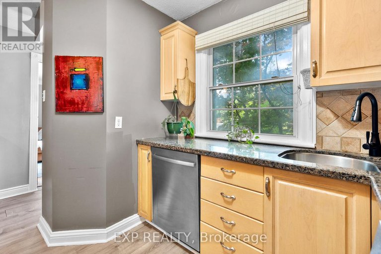 28559262/421-greenwood-avenue/laurentianview/ottawa/ontario/K2A0X5_13