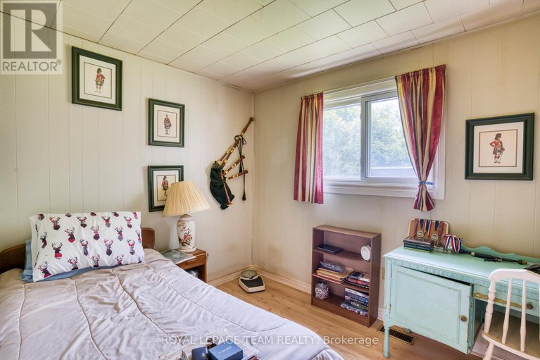 28469840/329-wylie-street/almonte/mississippi-mills/ontario/K0A1A0_28
