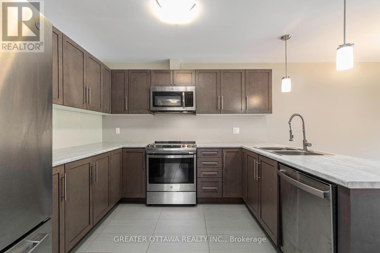 28597468/18-morgan-clouthier-way/arnprior/arnprior/ontario/K7S0K1_5