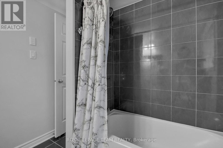 28933117/2-565-stonefield-private/barrhaven-east/ottawa/ontario/K2G4R4_23