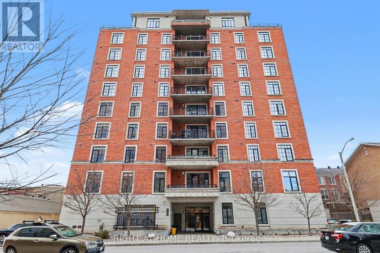 29563754/810-330-loretta-avenue-s/west-centre-town/ottawa/ontario/K1S4E8_1