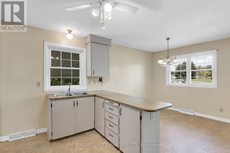 28820008/20334-third-st-gv-street/south-glengarry-charlottenburgh-twp/south-glengarry/ontario/K0C1L0_10