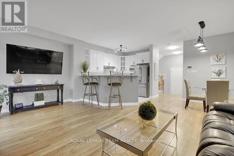 28451153/70-oldfield-street/barrhaven-east/ottawa/ontario/K2G7C2_14