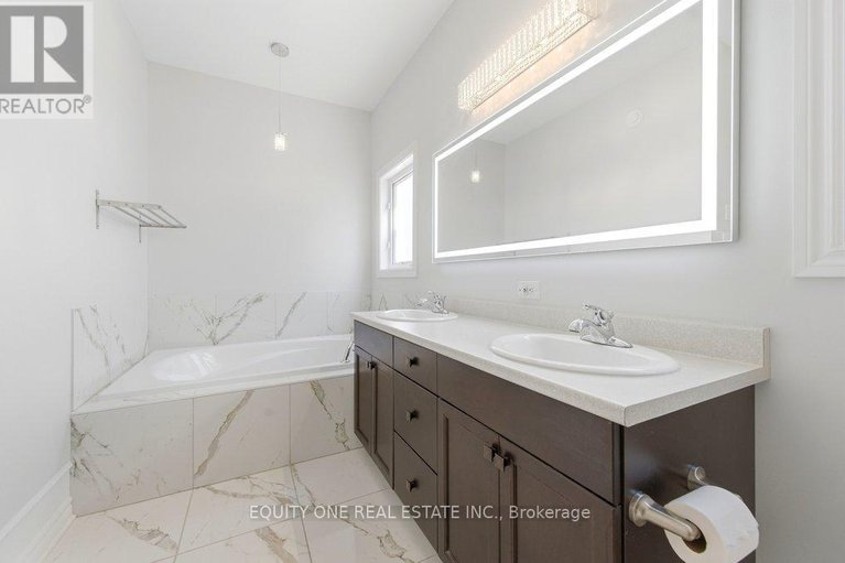 29590568/240-trailgate-street/riverside-southgloucester-glen/ottawa/ontario/K1V0Z9_13