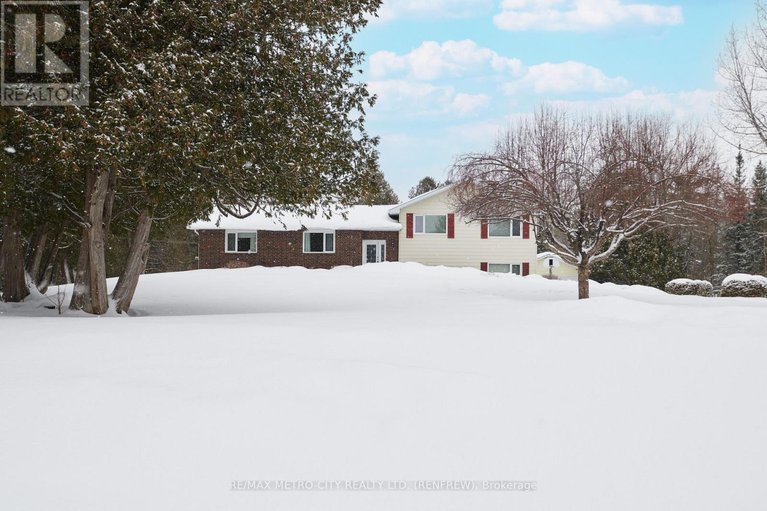 29410189/128-burns-drive/mcnabbraeside-twps/mcnabbraeside/ontario/K0A1G0_3