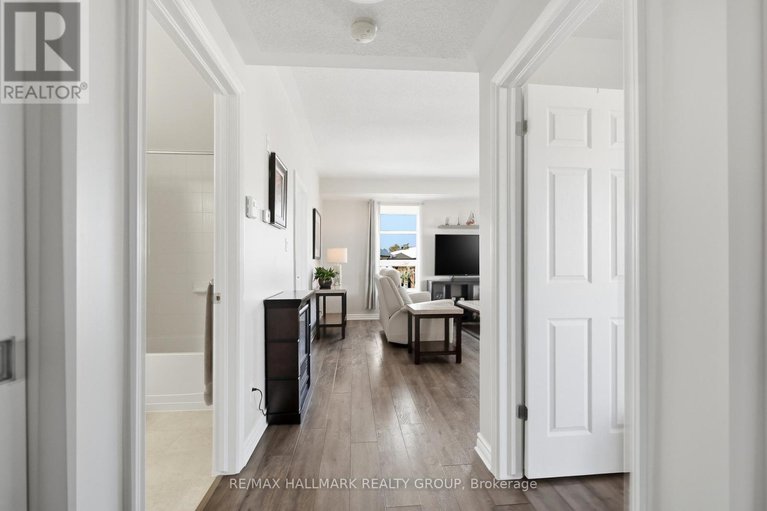 29392993/404-215-titanium-private/convent-glen-north/ottawa/ontario/K1C0B7_5