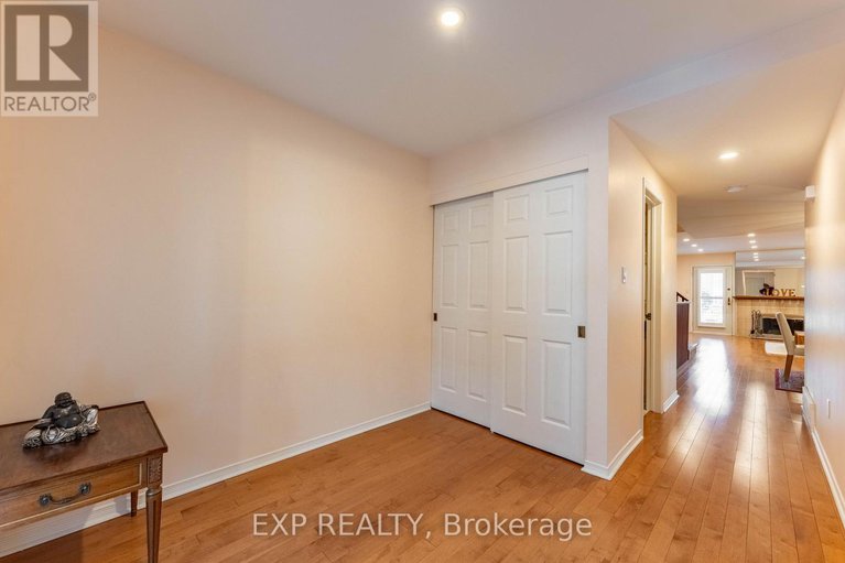 29423091/2-111-echo-drive/ottawa-east/ottawa/ontario/K1S5K8_14