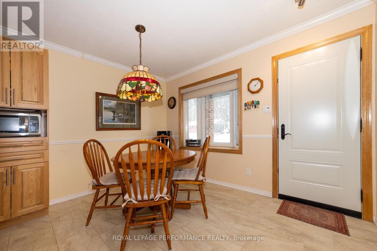 29253146/454-dalrymple-drive/town-of-rockland/clarence-rockland/ontario/K4K1G6_5