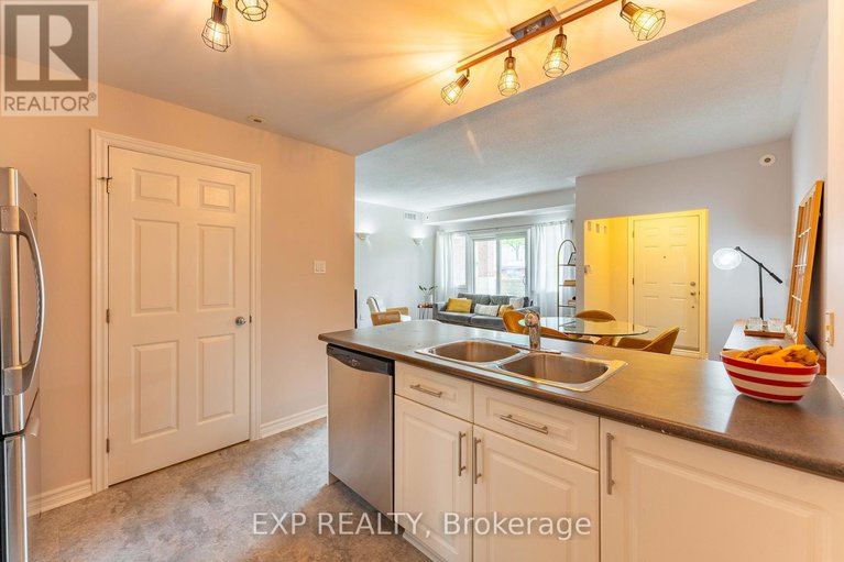 28438398/d-221-crestway-drive/barrhaven-east/ottawa/ontario/K2G0A9_10