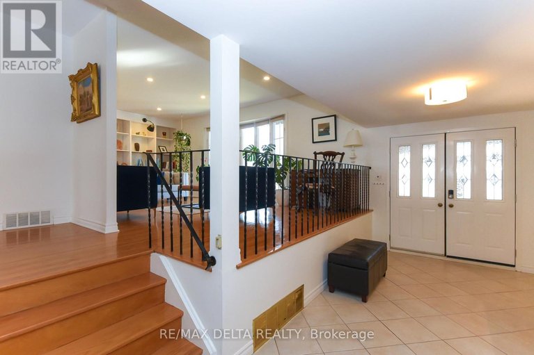 29629374/13-parklane-court/blackburn-hamlet/ottawa/ontario/K1B3H3_3