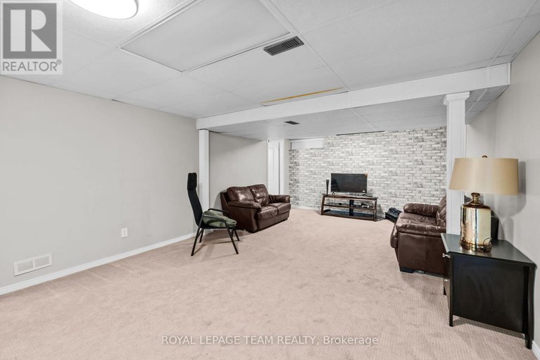 28760673/1280-ben-royal-avenue/greely/ottawa/ontario/K4P1A3_27