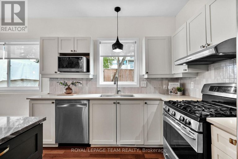 28812426/2122-saunders-avenue/woodroffe/ottawa/ontario/K2A4C7_17
