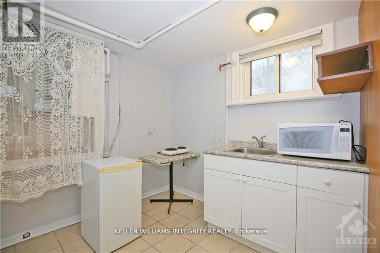 28436657/39-goulburn-avenue/sandy-hill/ottawa/ontario/K1N8C7_29