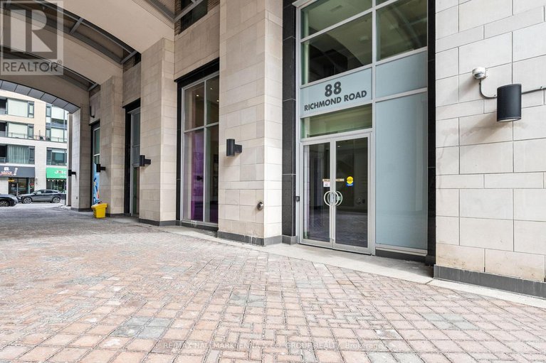 29439629/611-88-richmond-road/westborohampton-park/ottawa/ontario/K1Z0B1_2