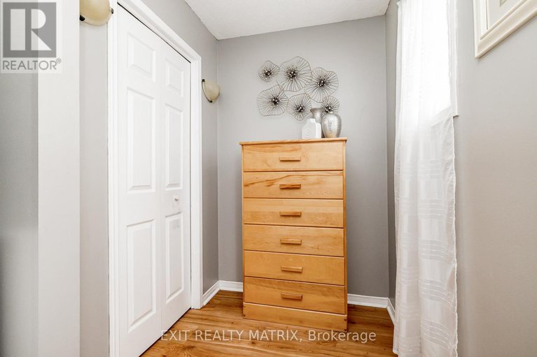 29134318/125-whalings-circle-n/stittsville-central/ottawa/ontario/K2S1S4_27