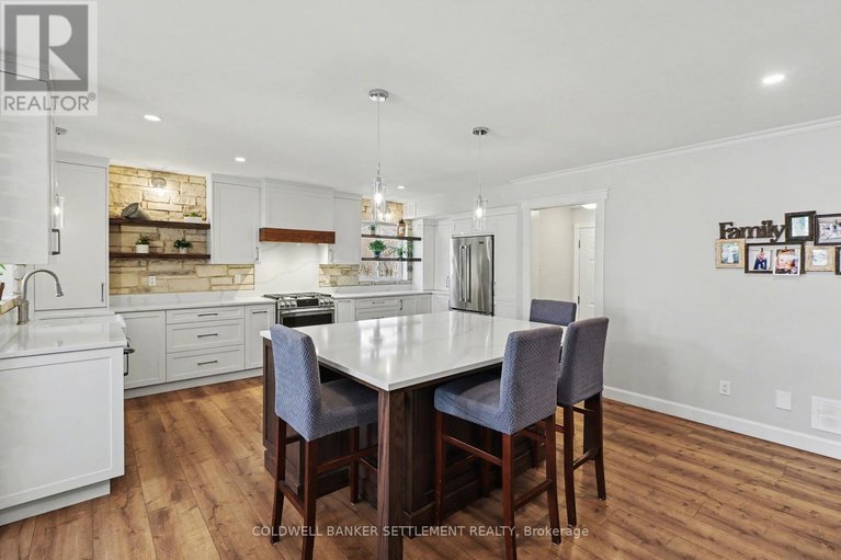 29654962/135-barr-place/drummondnorth-elmsley-north-elmsley-twp/drummondnorth-elmsley/ontario/K7H3C7_5