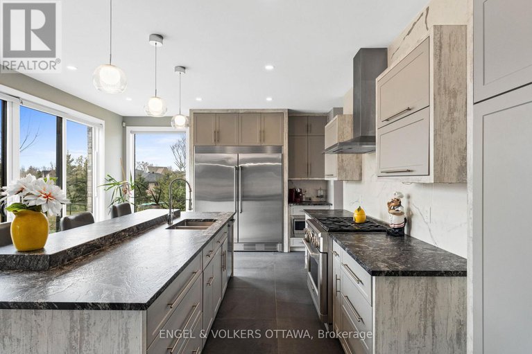 28785285/532-leimerk-court/manotick-village-manotick-estates/ottawa/ontario/K4M0E3_13