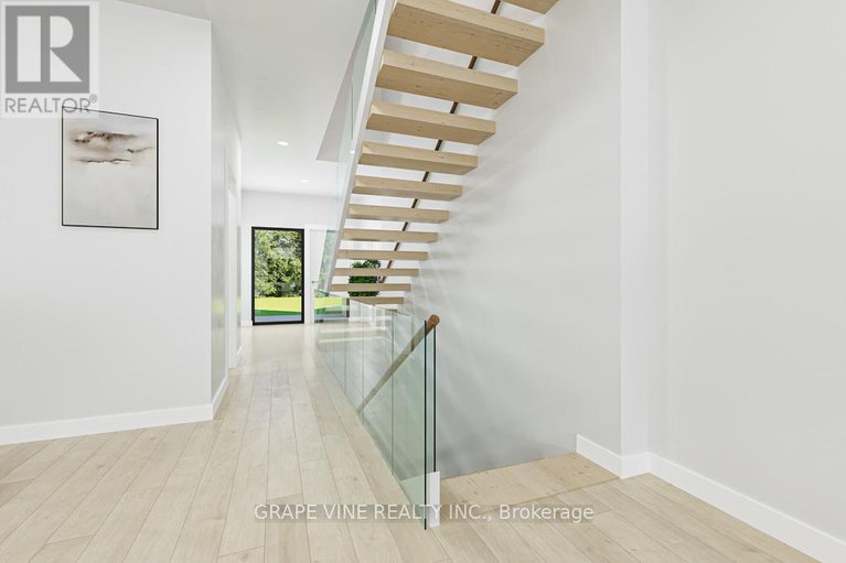 29136511/535-adventure-private/mooneys-bayriverside-park/ottawa/ontario/K1V9R2_18