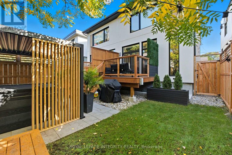 28999711/b-574-edison-avenue/mckellarhighland/ottawa/ontario/K2A1V4_41