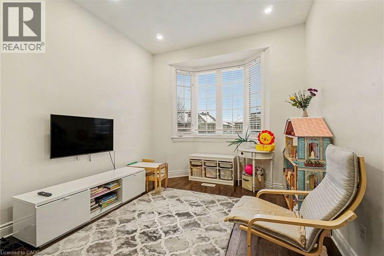 29357831/145-desmond-trudeau-drive/arnprior/ontario/K7S3G9_8