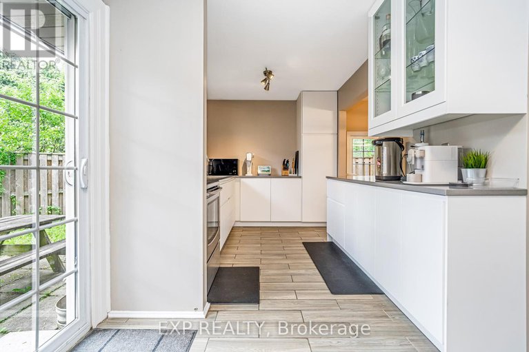 28516736/65-1029-meadowlands-drive/carleton-square/ottawa/ontario/K2C0K5_11