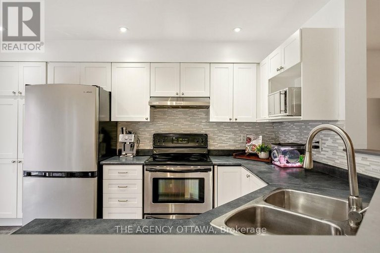 29552737/555-aberfoyle-circle/morgans-grantsouth-march/ottawa/ontario/K2K3R4_14