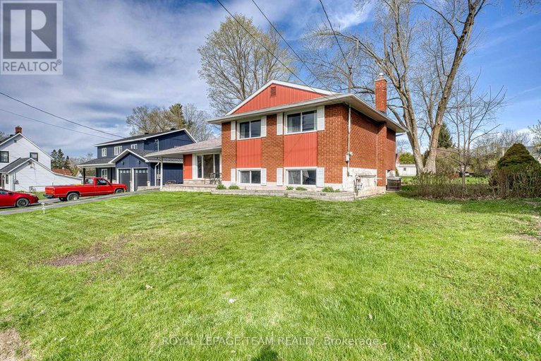 28272638/268-ottawa-street/almonte/mississippi-mills/ontario/K0A1A0_3