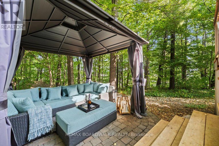 29312529/1367-talcy-crescent/fallingbrookridgemount/ottawa/ontario/K4A3C4_44