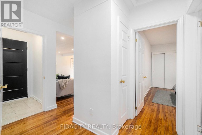 28372915/2147-iris-street/bel-air-park/ottawa/ontario/K2C1B4_19