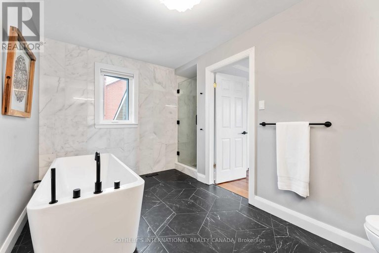28996466/19-campfield-court/pineglencountry-place/ottawa/ontario/K2E7X8_31