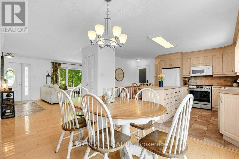 28544595/4705-mcneely-road/sarsfieldbearbrook/ottawa/ontario/K4B1J1_11