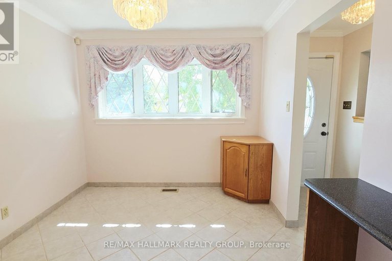 28842722/38-hadley-circle/bells-corners/ottawa/ontario/K2H6N9_9