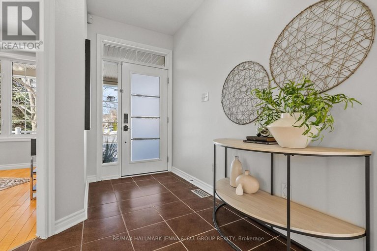 29514784/2649-fallingwater-circle/half-moon-bay/ottawa/ontario/K2J0R6_2