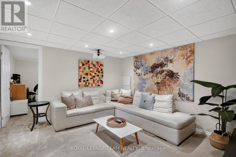 29456628/998-harkness-avenue-avenue/riverside-park/ottawa/ontario/K1V6P2_28