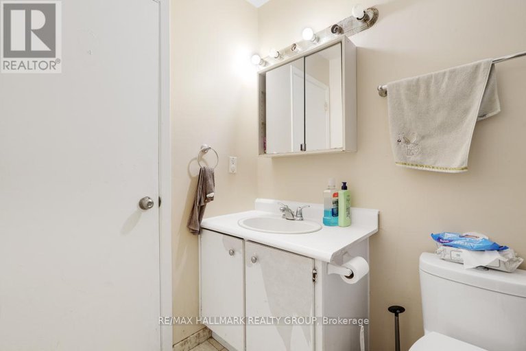 28388961/24-erin-crescent/hunt-club/ottawa/ontario/K1V9Z2_13