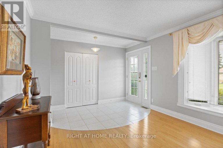 28626248/2344-raymond-street/town-of-rockland/clarence-rockland/ontario/K4K1K4_7