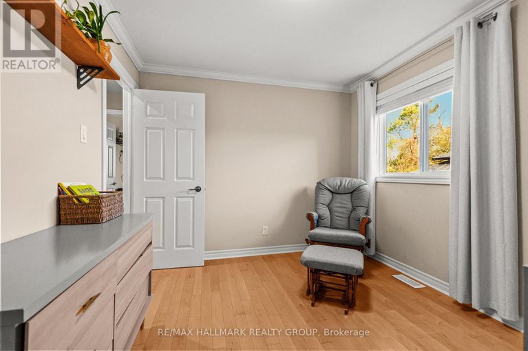 29050098/2605-pierrette-drive/cumberland-estates/ottawa/ontario/K4C1B6_27