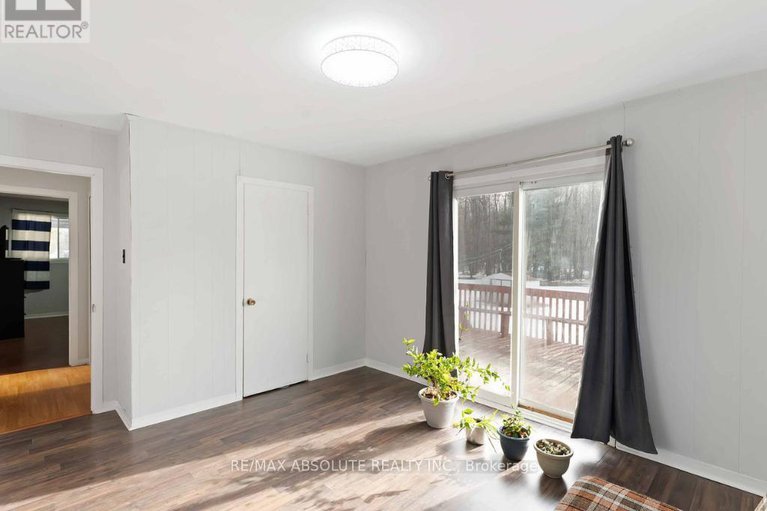 29180472/1984-forced-road/vars-area/ottawa/ontario/K0A3H0_14