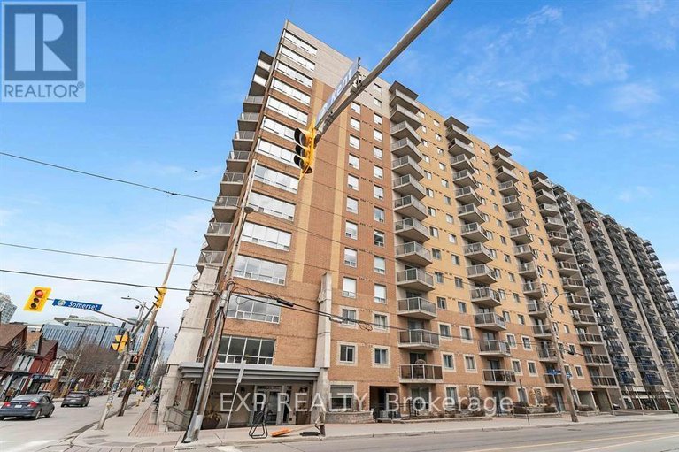 28439582/1106-429-somerset-street-w/ottawa-centre/ottawa/ontario/K2P2P5_1