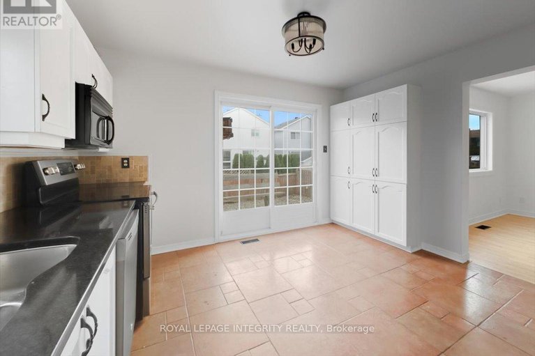 29060732/1791-tache-way/fallingbrookpineridge/ottawa/ontario/K4A2S7_18