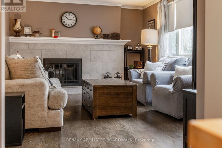 28246634/38-nestow-drive-nw/tanglewood/ottawa/ontario/K2G3X8_9