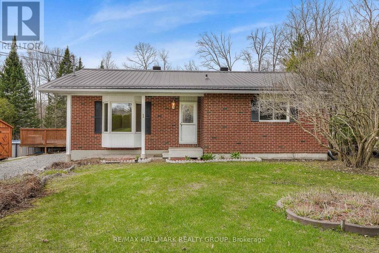 29643565/1-clarence-court/clarencerockland-twp/clarence-rockland/ontario/K4K1K7_4