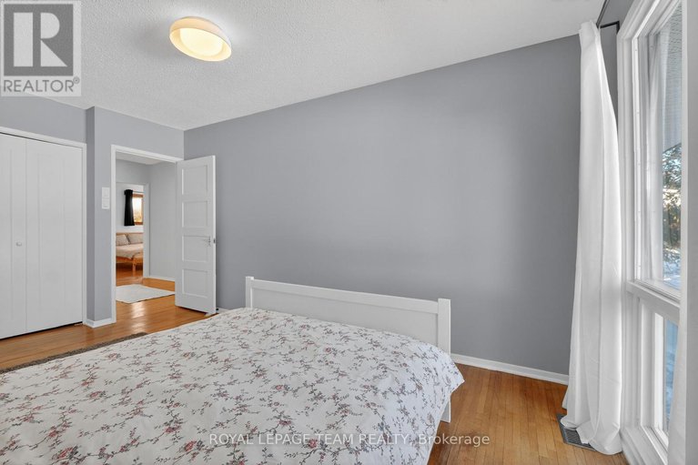 29400979/28-tiffany-crescent/beaverbrook/ottawa/ontario/K2K1W2_24